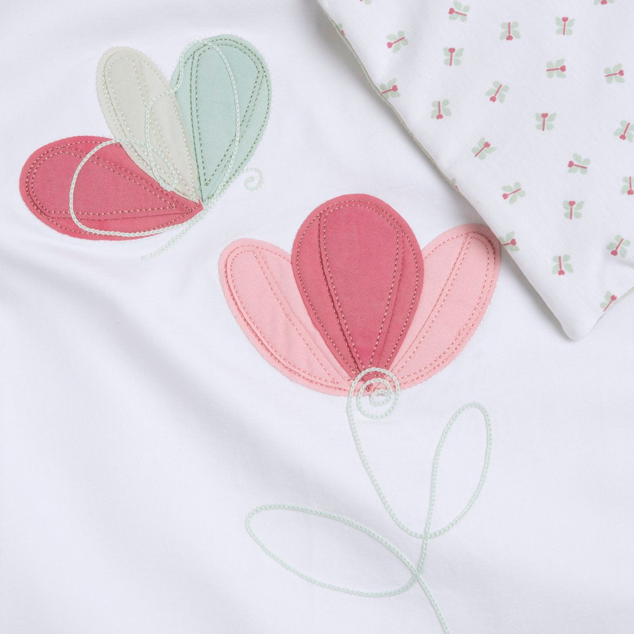 Coperta in jersey per carrozzina con delicati tulipani - NUOVA COLLEZIONE CHICCO P/E 2026